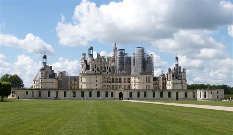 Château de Chambord! Khám Phá Kiệt Tác Kiến Trúc Gothic của Vua François I